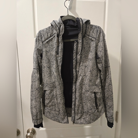Lululemon spring foward jacket - Picture 2 of 9